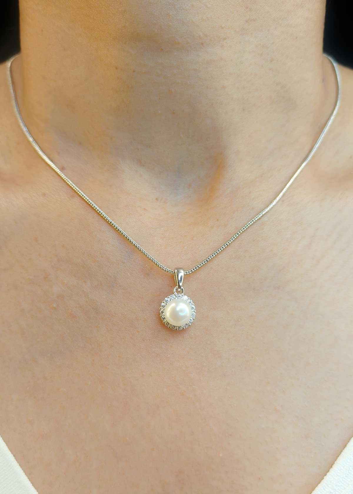 92.5 Sterling Silver Tiny Pearl Zircon Pendant Set