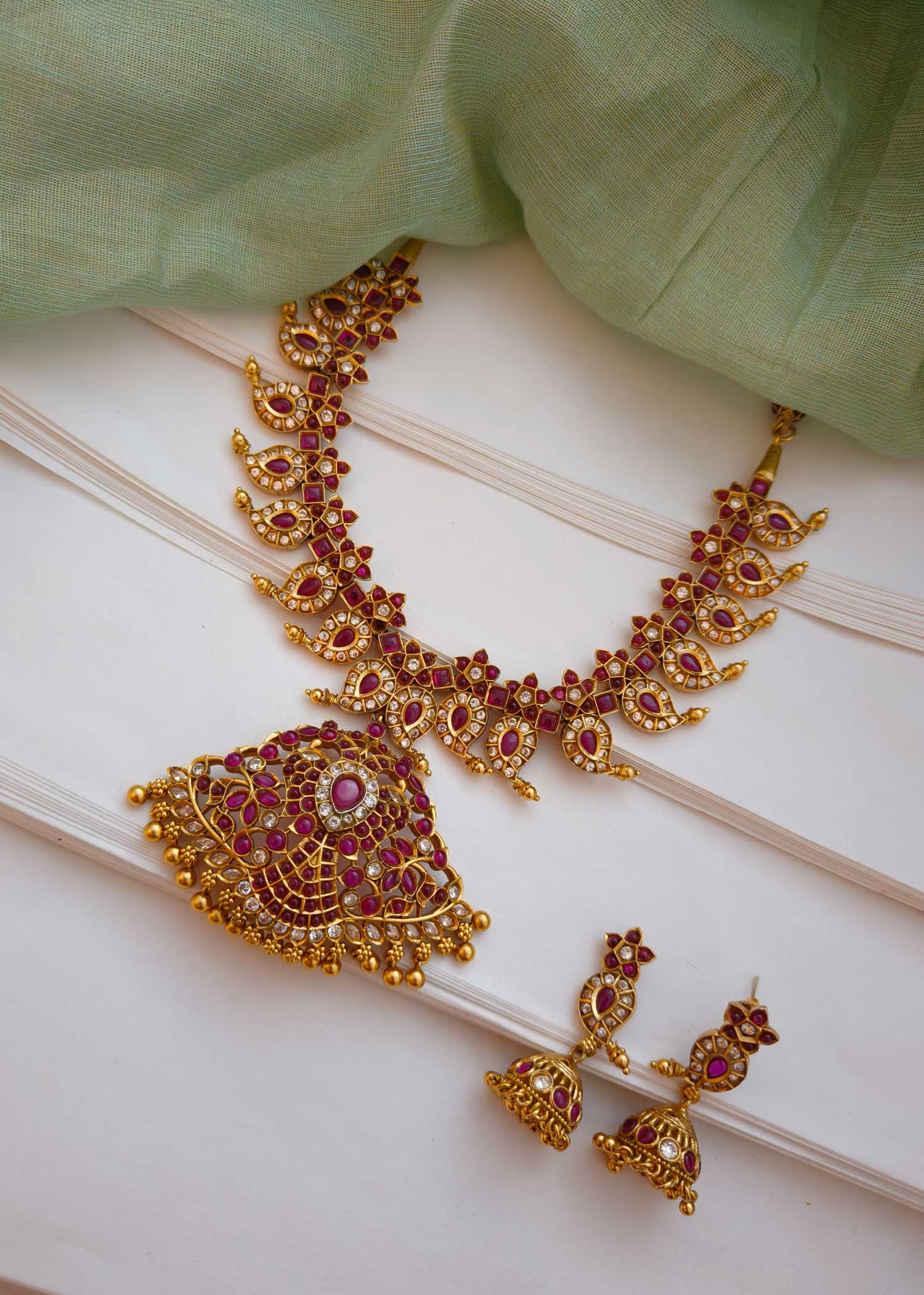 Short Triangular Antique Gold Ruby Traditional Necklace Set
