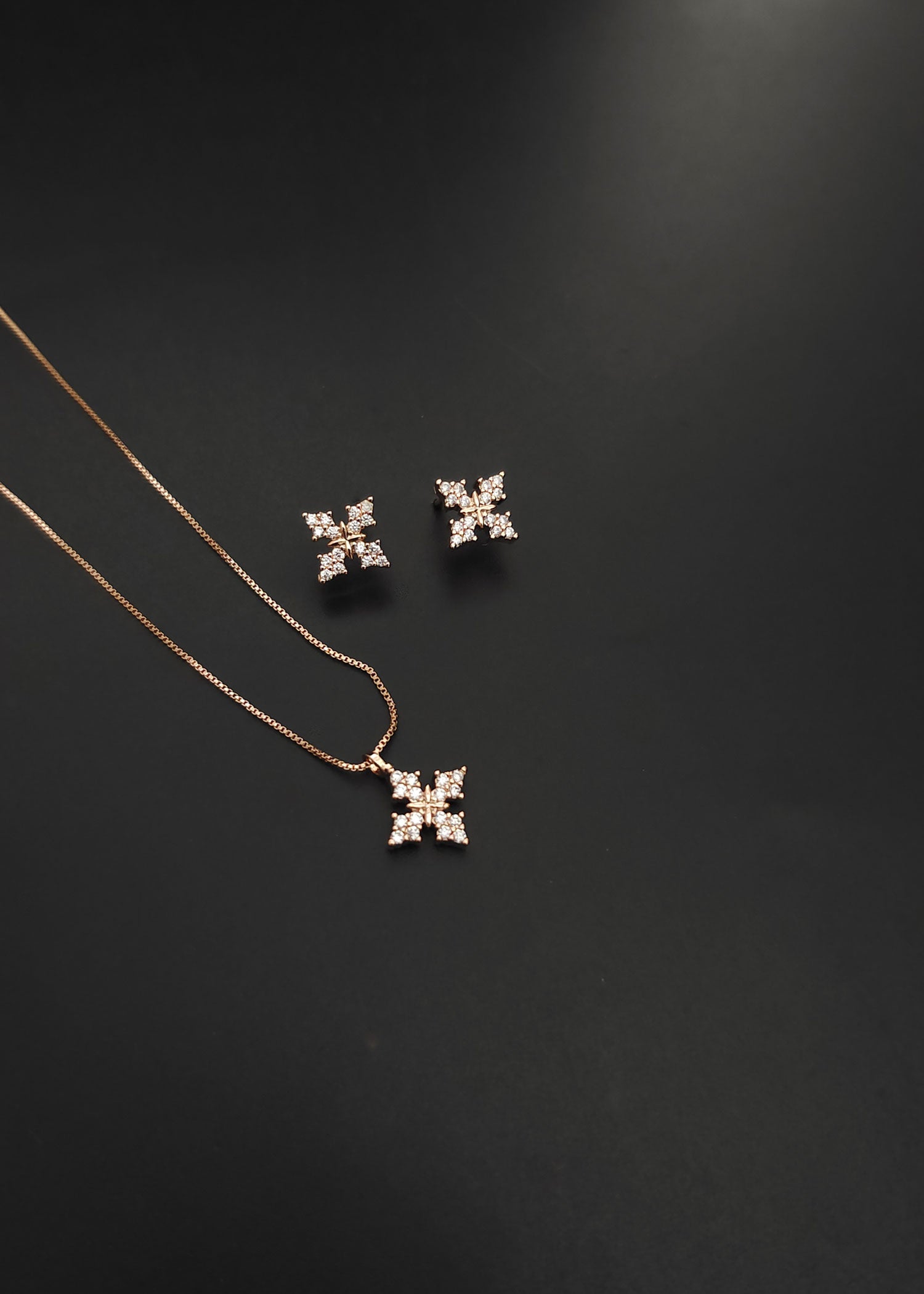 Flower Cross Zircon Pendant Set