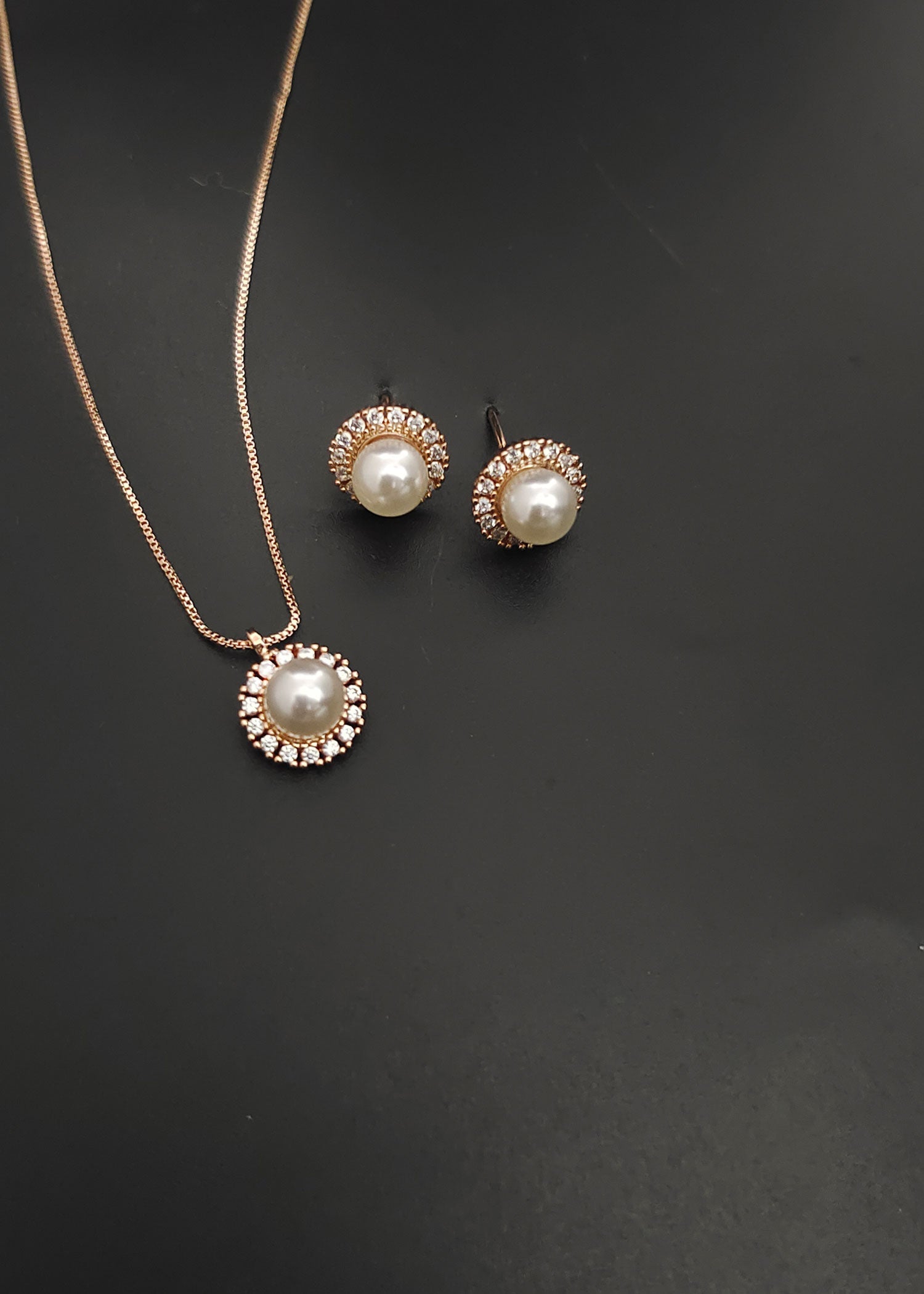 Rose gold pendant