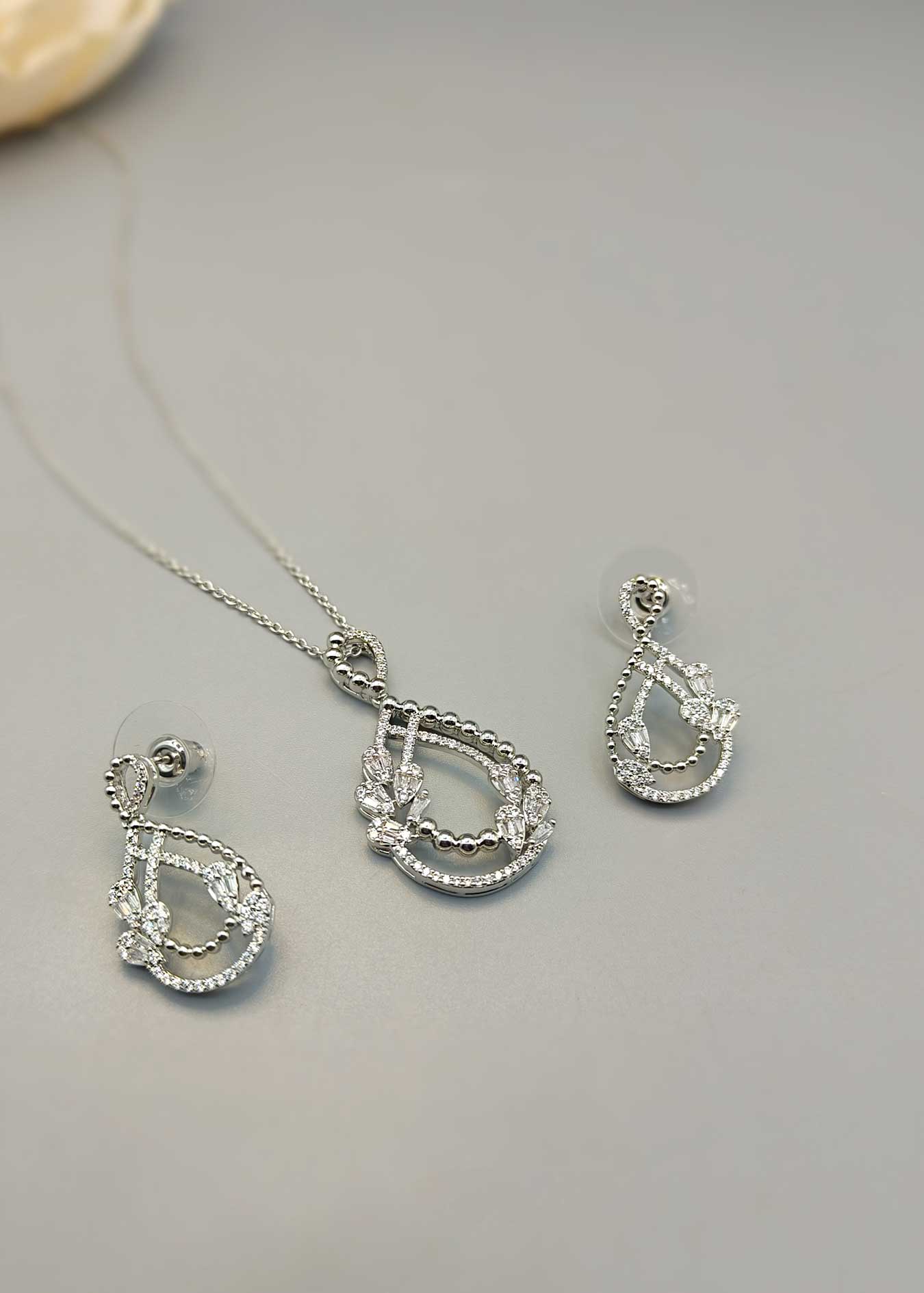 pendant set