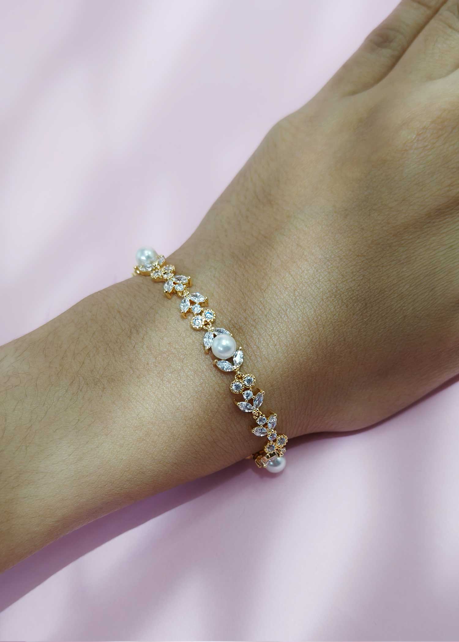 White Pearl Zircon Leaves Cut Women Loose Bracelet