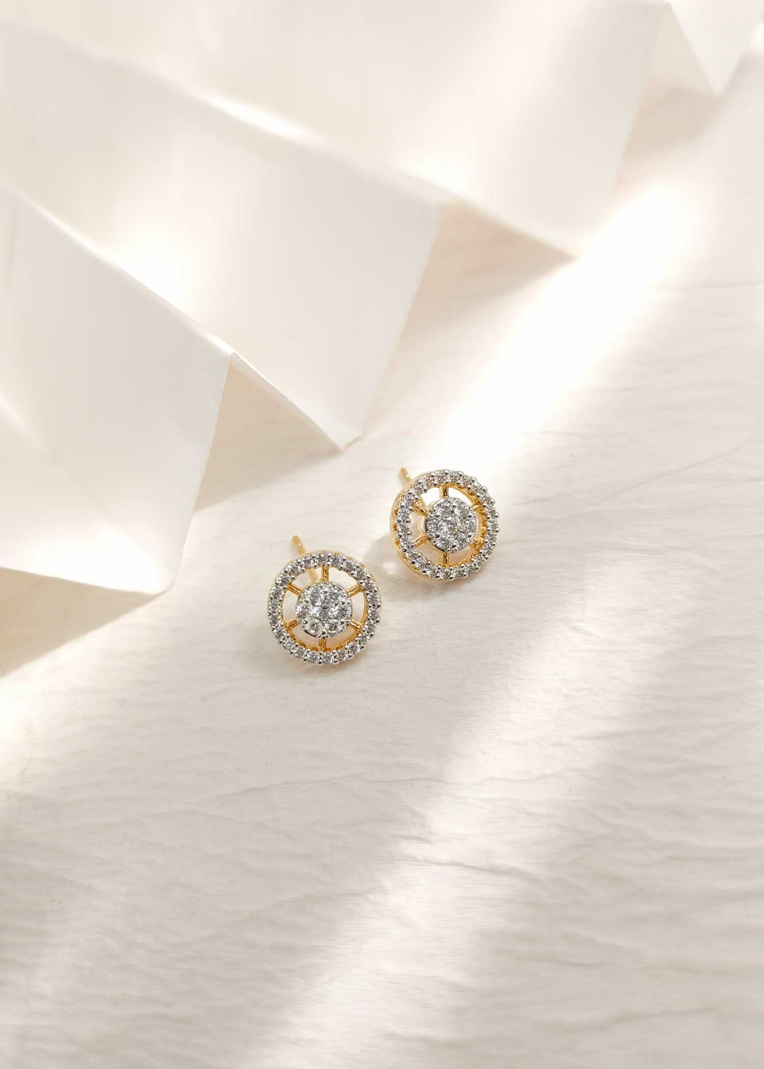 Round Shape Diamond Stud Earring