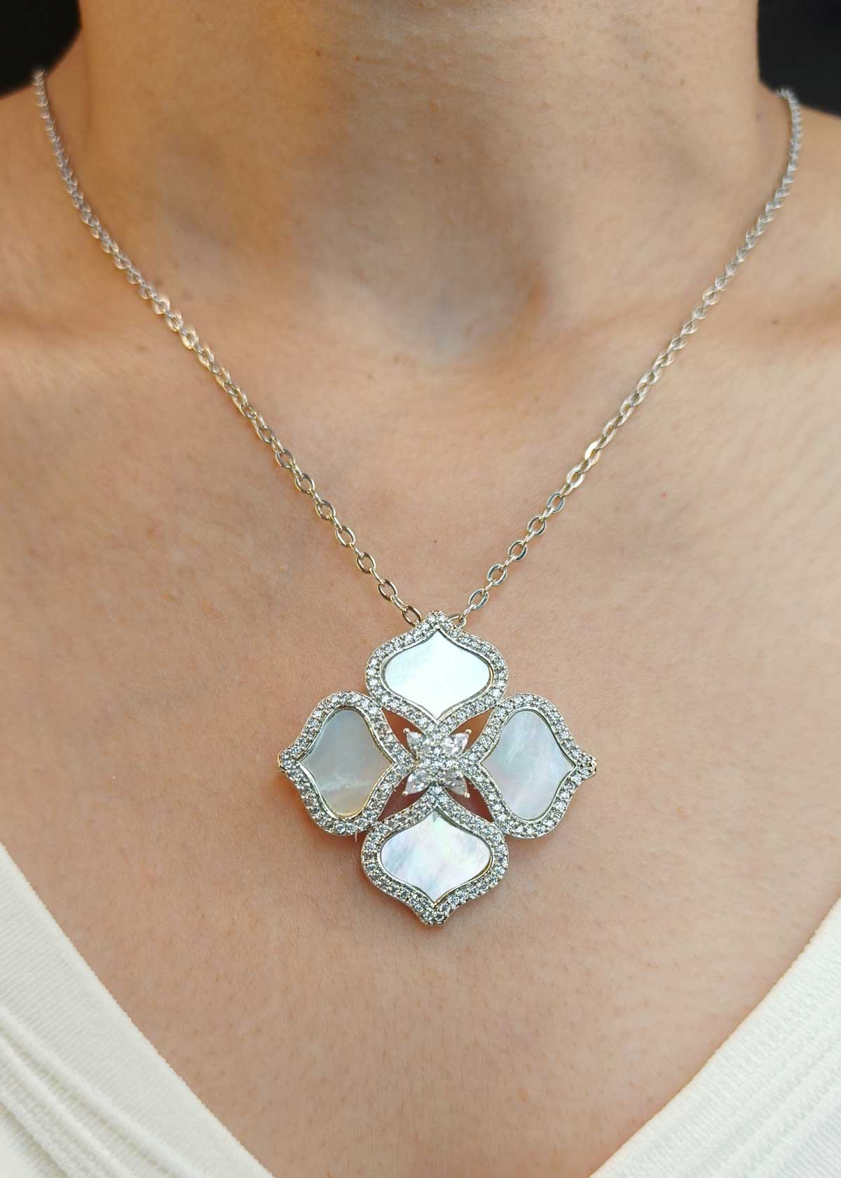 Elegant Mother of Pearl Square Zircon Pendant Set
