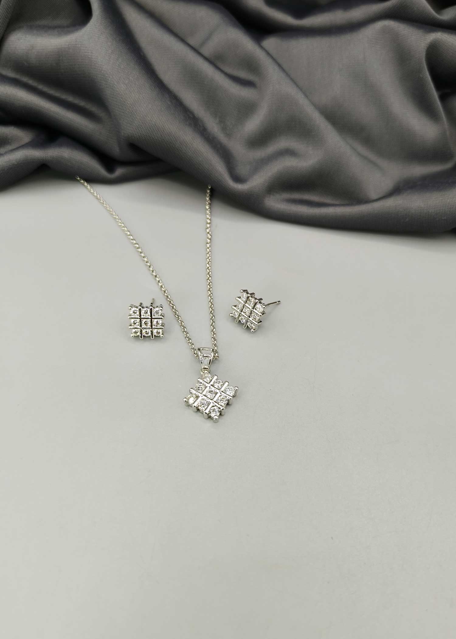 Pendant set + chain