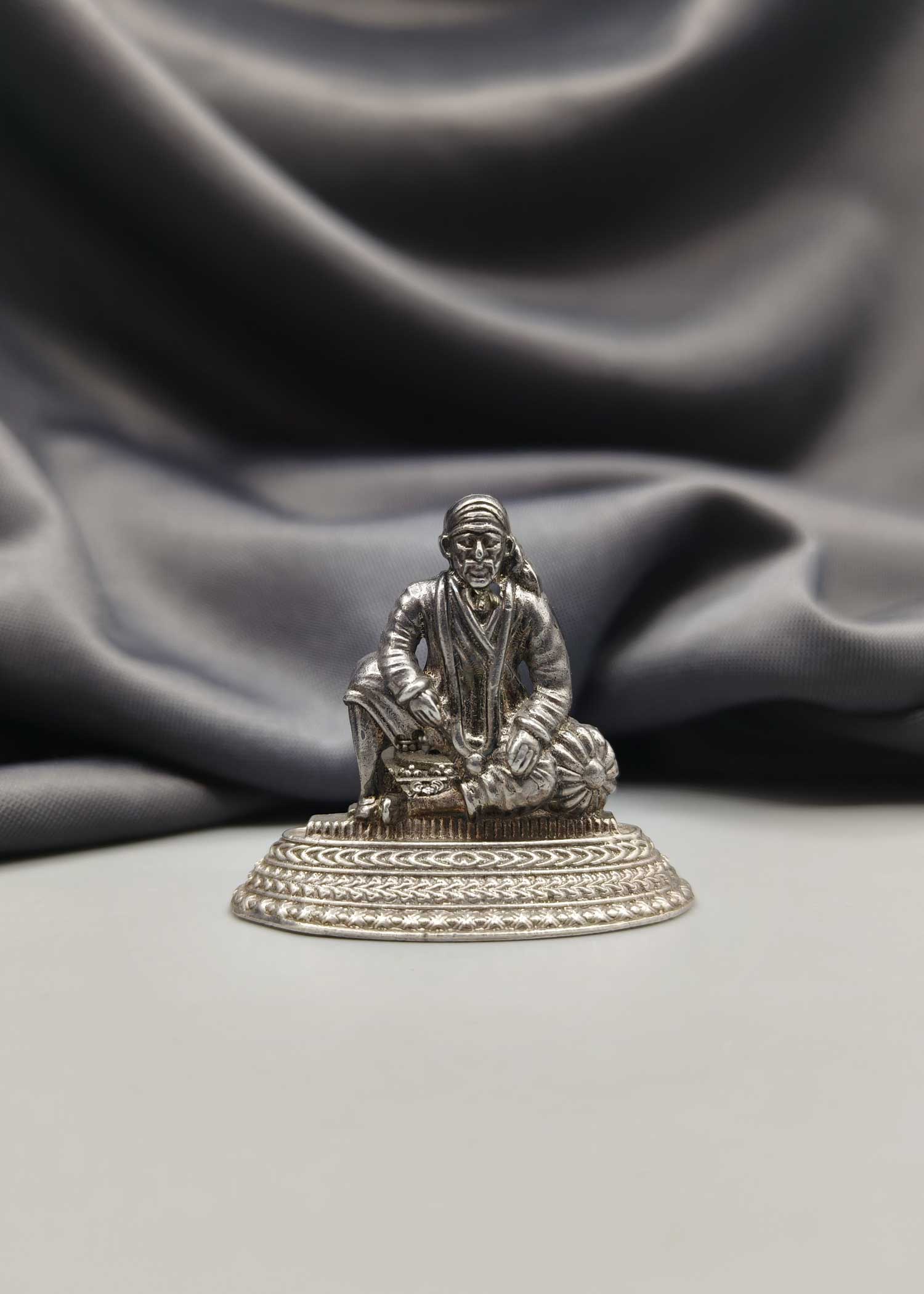 92.5 Sterling Silver Seated Sai Baba Idol