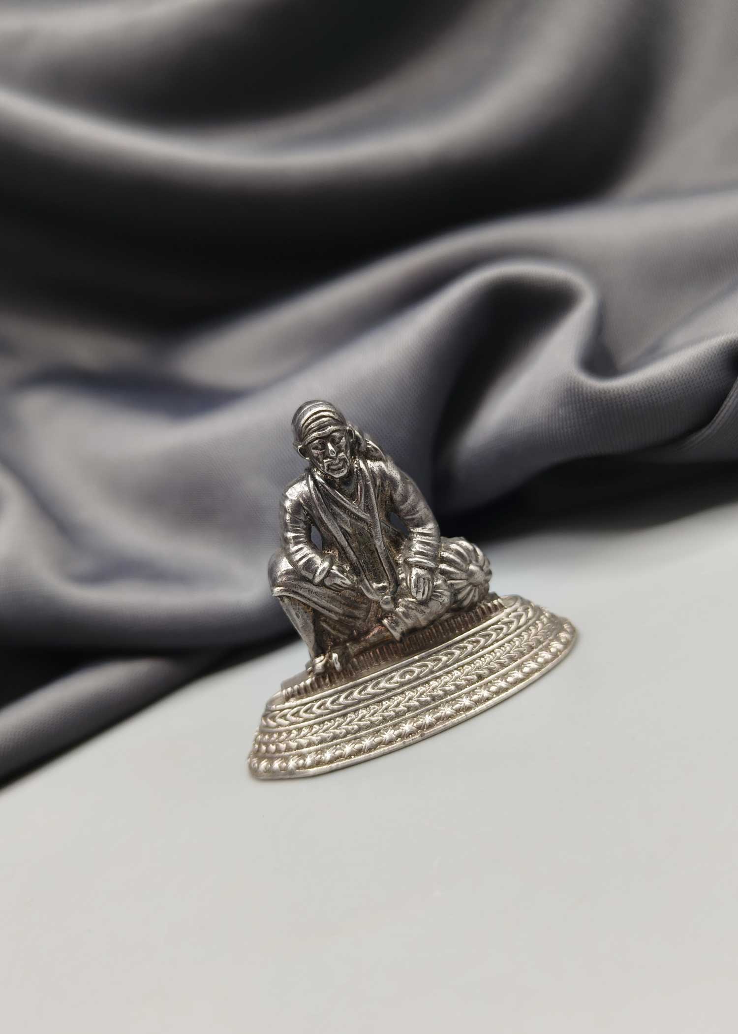 92.5 Sterling Silver Seated Sai Baba Idol