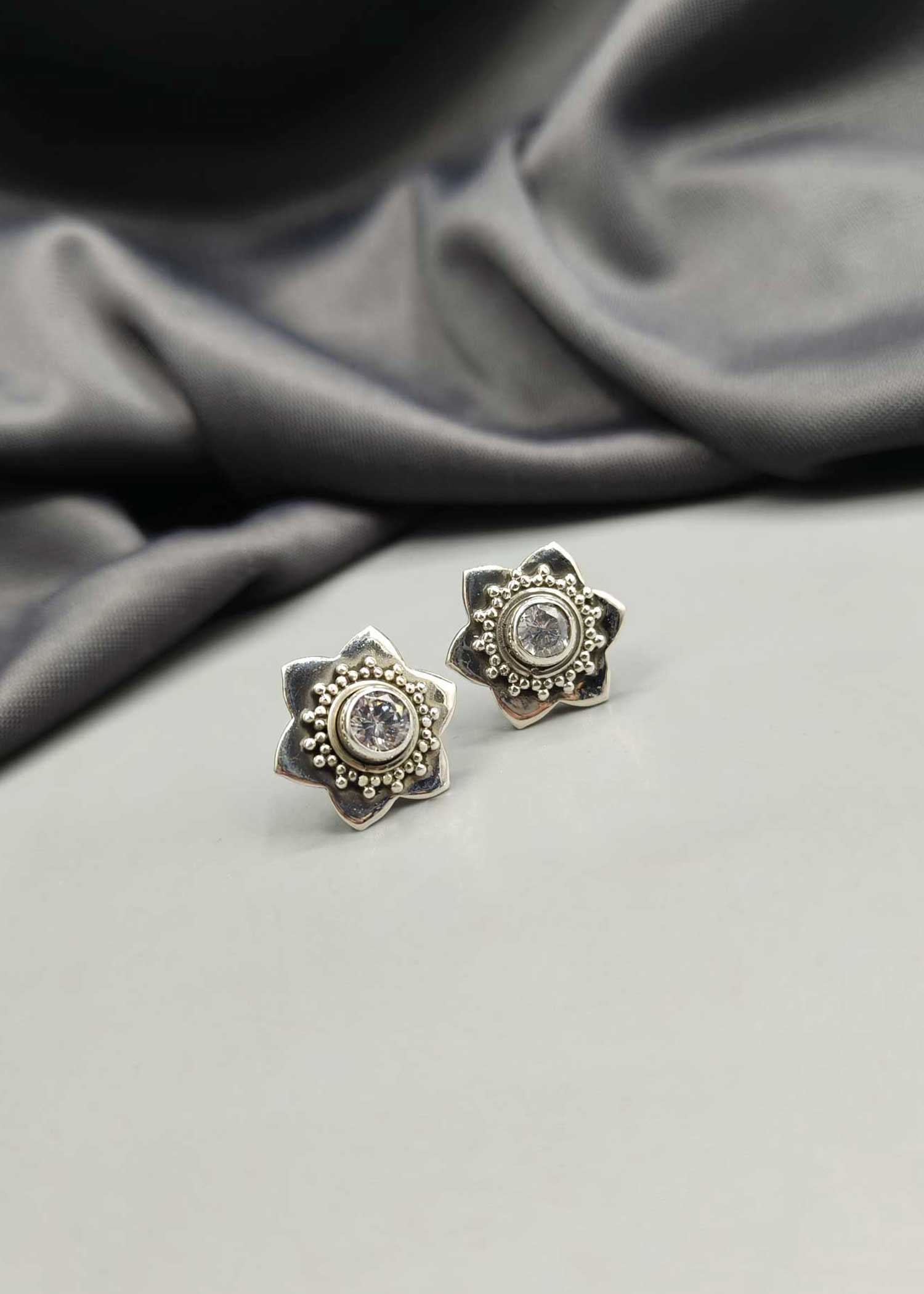 92.5 Sterling Silver Flower Stud Earring