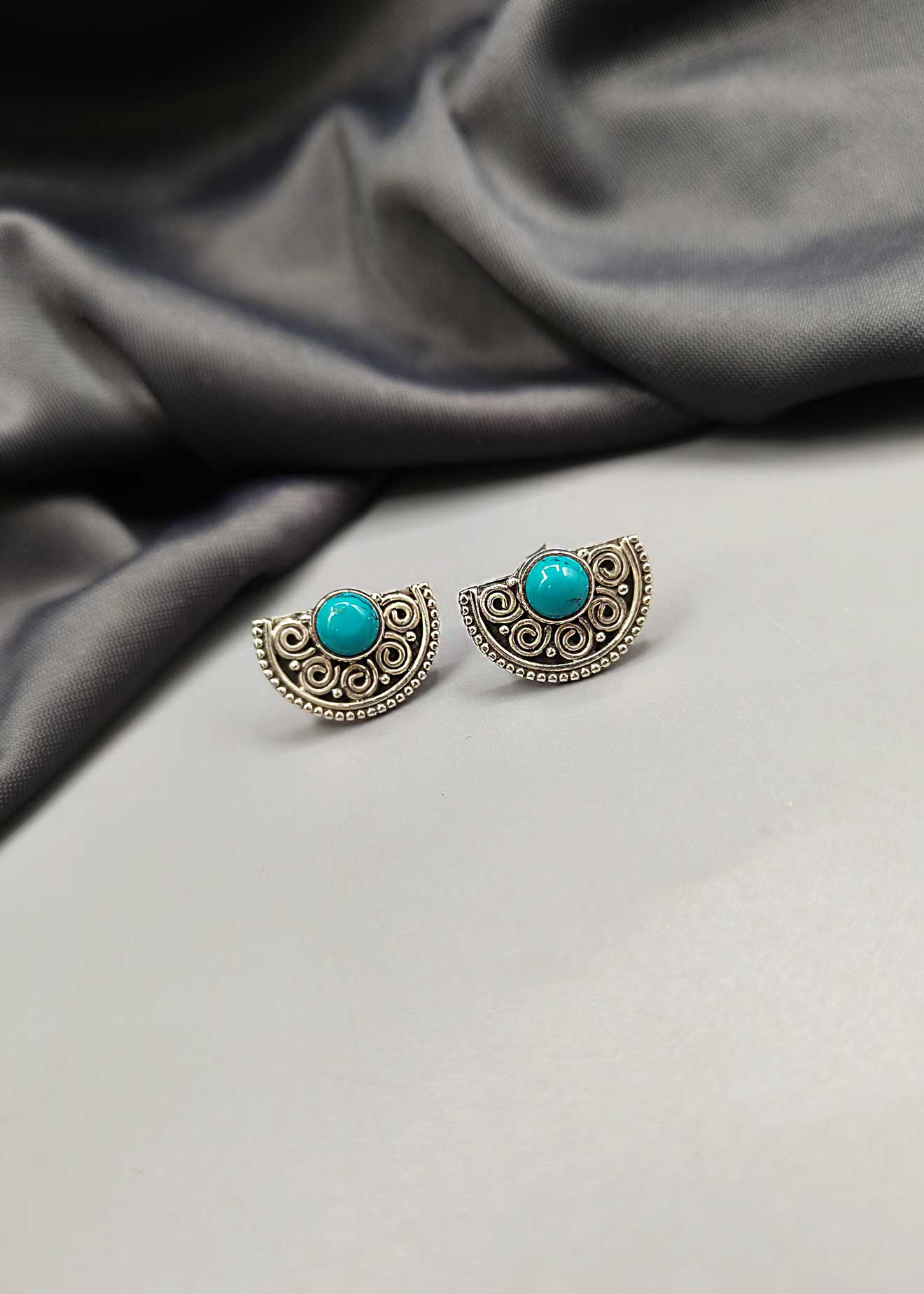 92.5 sterling Silver Turquoise Stud Earring