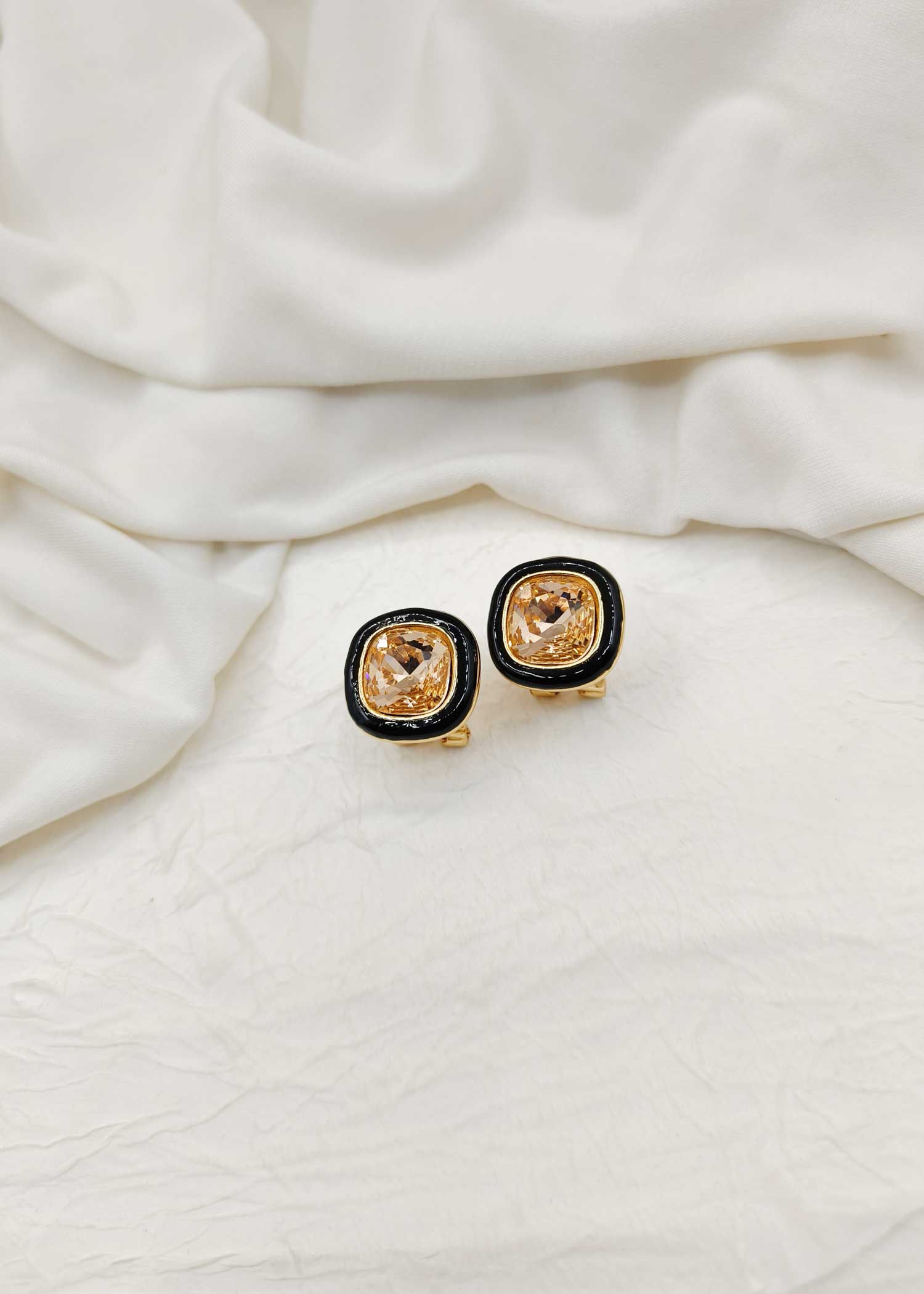  Studs Earrings