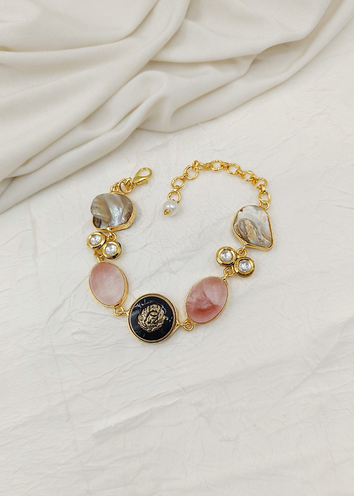 Light pink loose bracelet