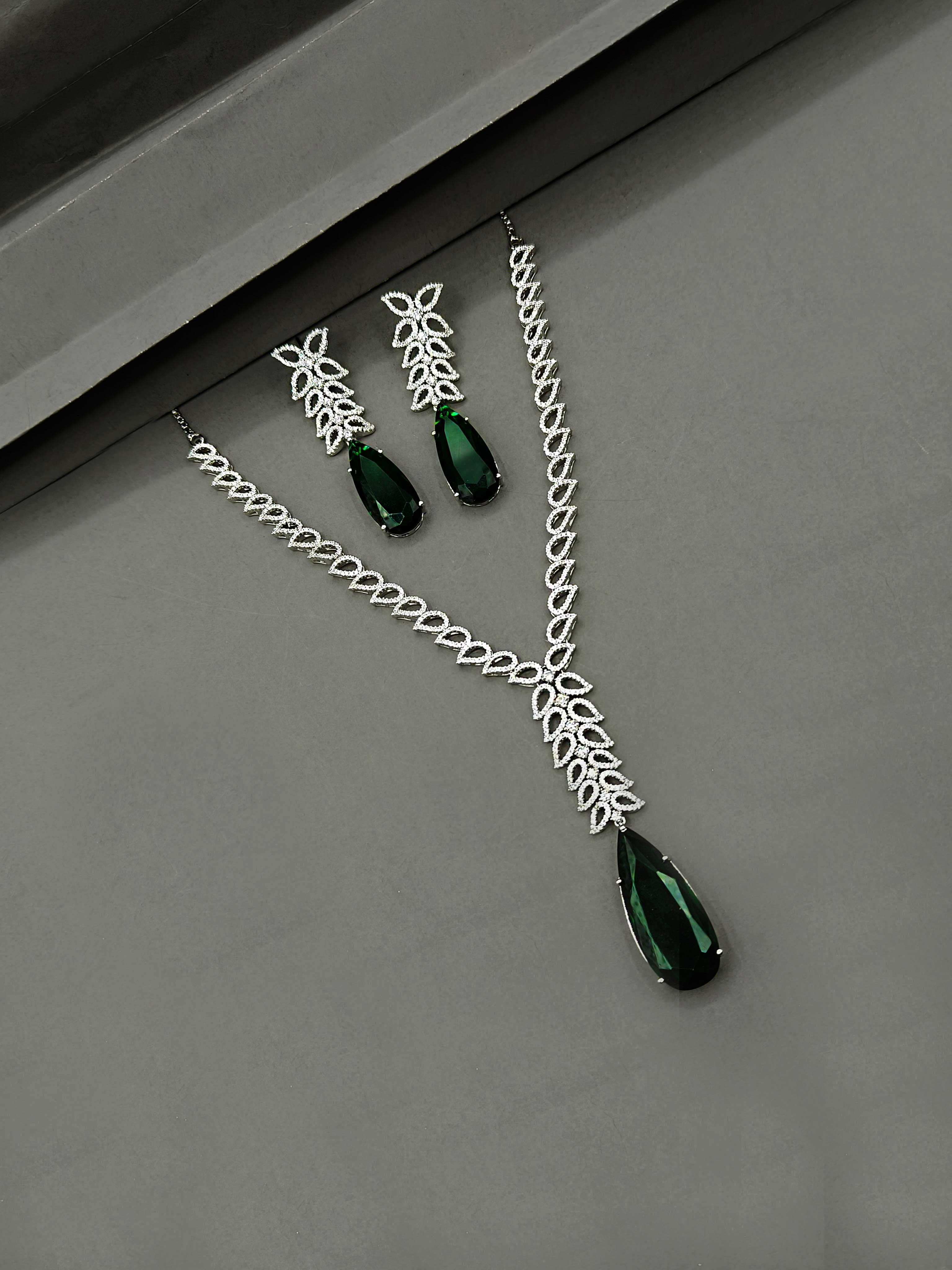 Zircon Necklace Set