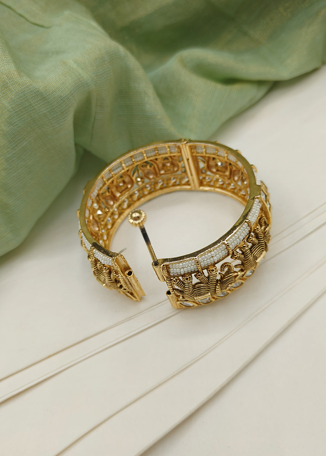 Kundan Bangles