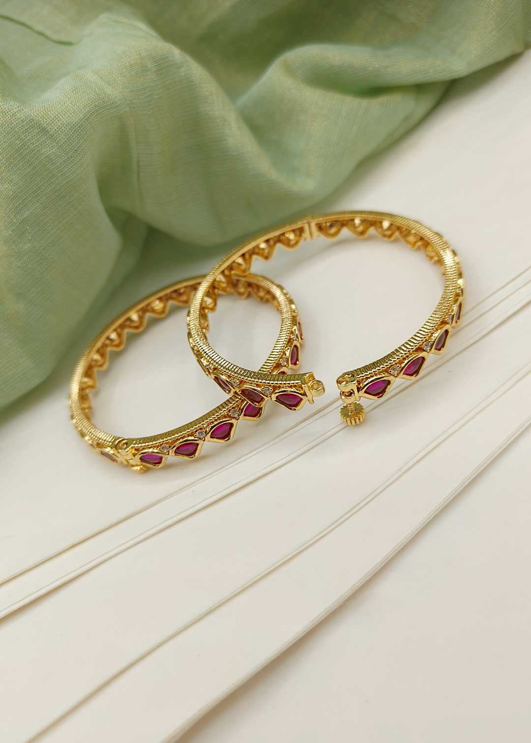 Kundan Bangles