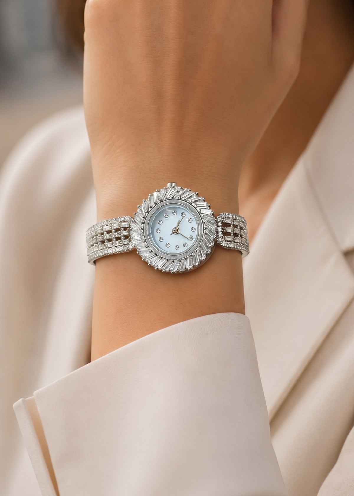 Vintage Dynamic Cubic Zircon Elegant Women Watch