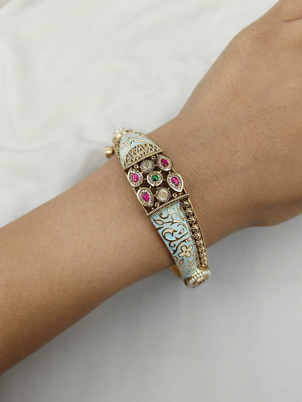 Kundan Bangles