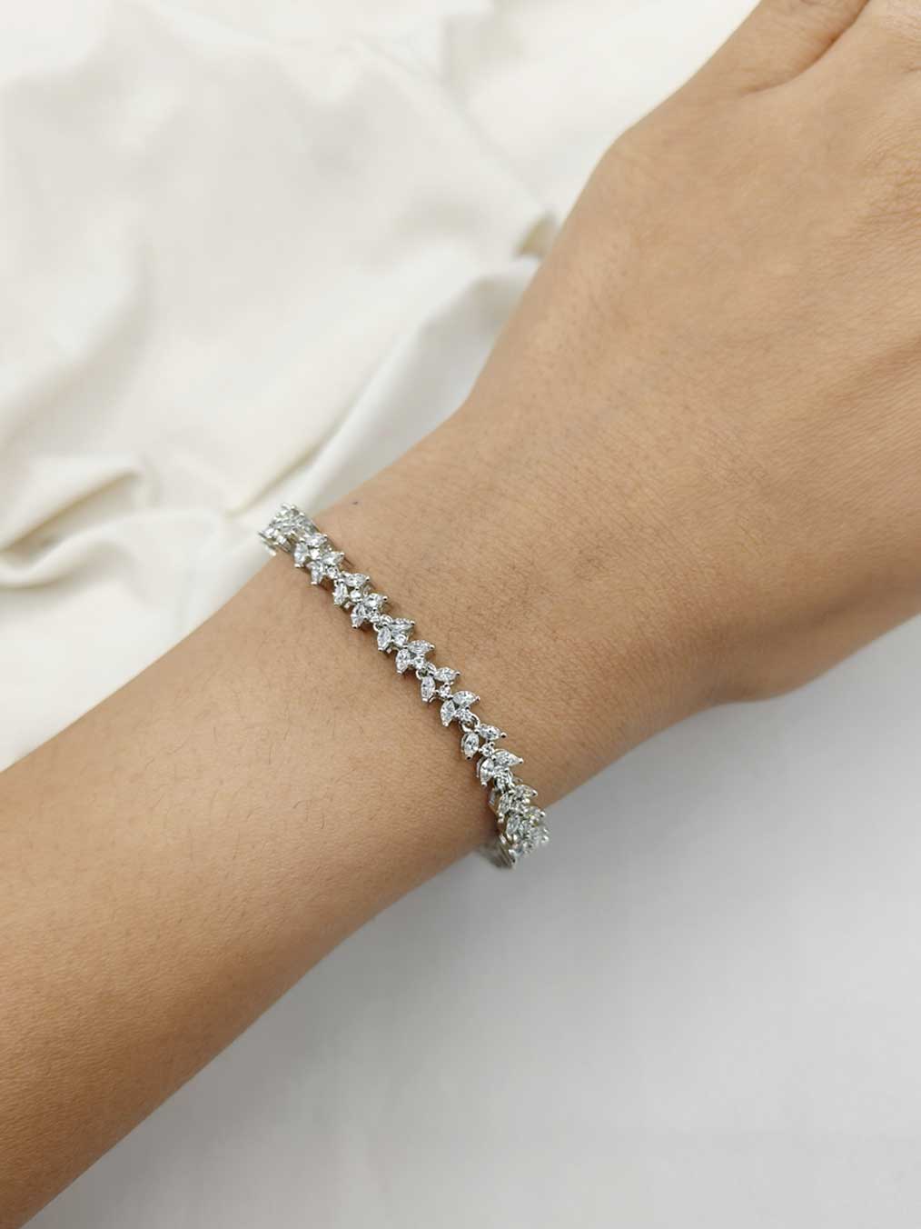 Zircon Kada Bracelet