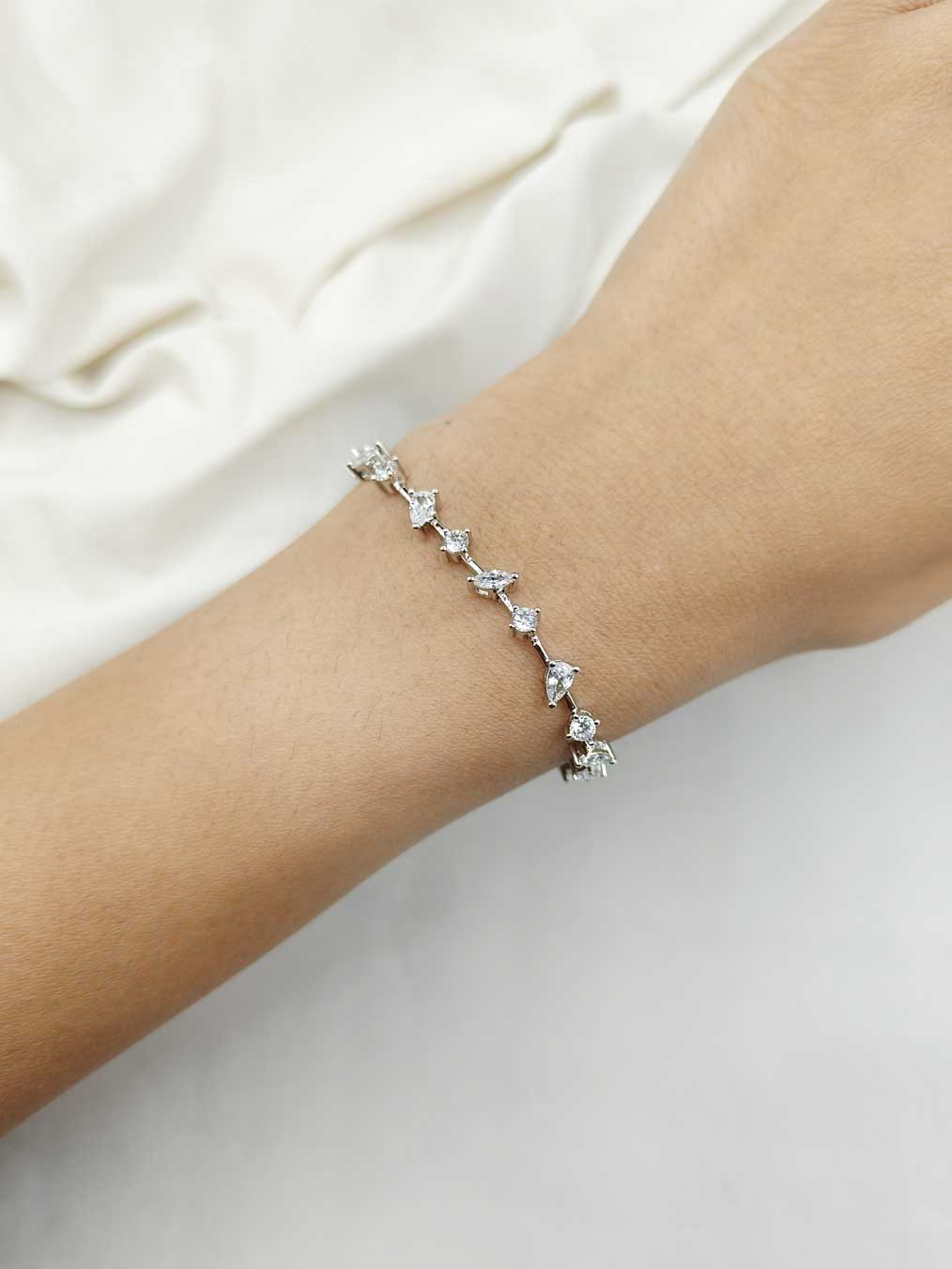 Cubic Zircon Silver Plated Marquise With Tear Drop Women Loose Bracelet