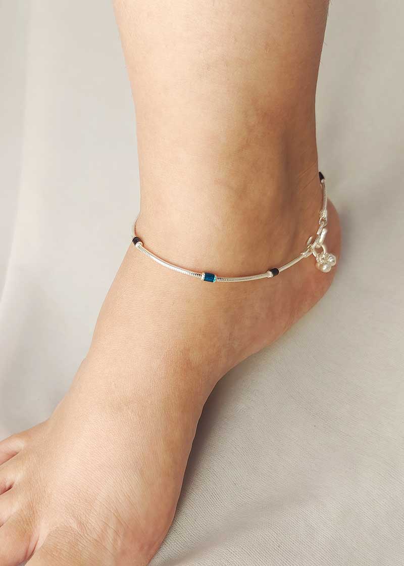 92.5 Sterling Plain Silver With The Touch Of Blue And Black Colour Payal/Anklet