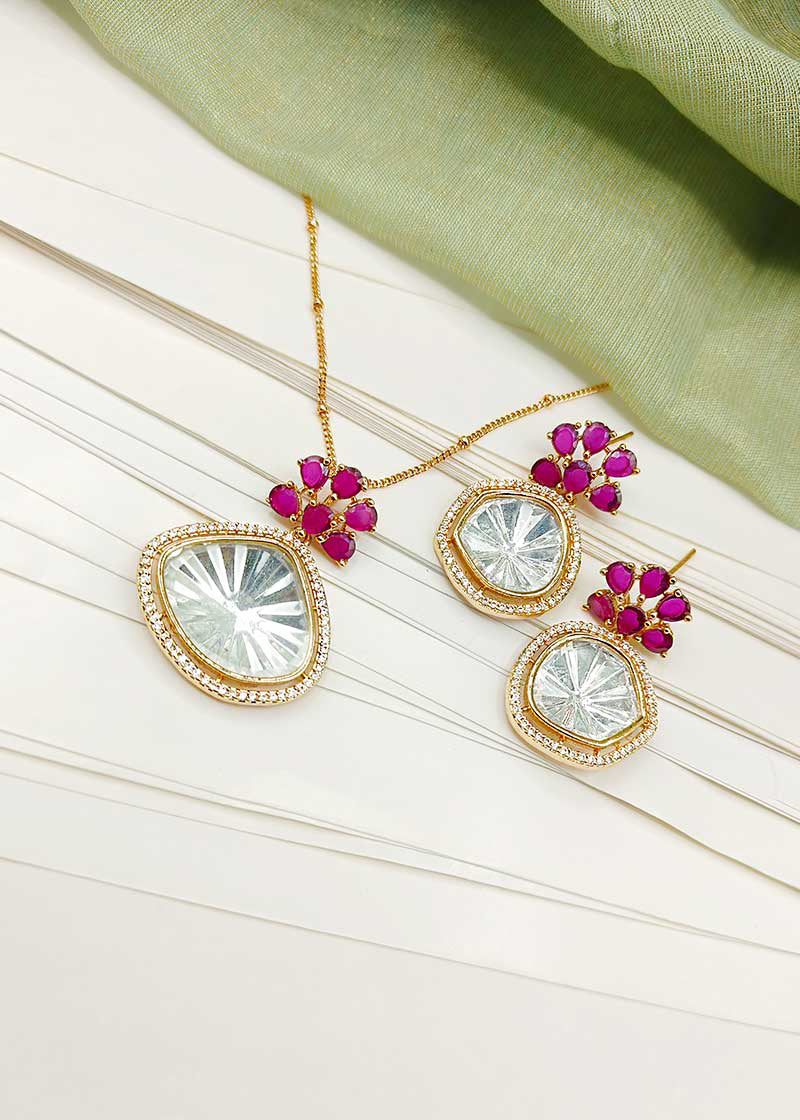 Gold Plated Elegant Floral Kundan And Cubic Zircon Pendant Set With Chain