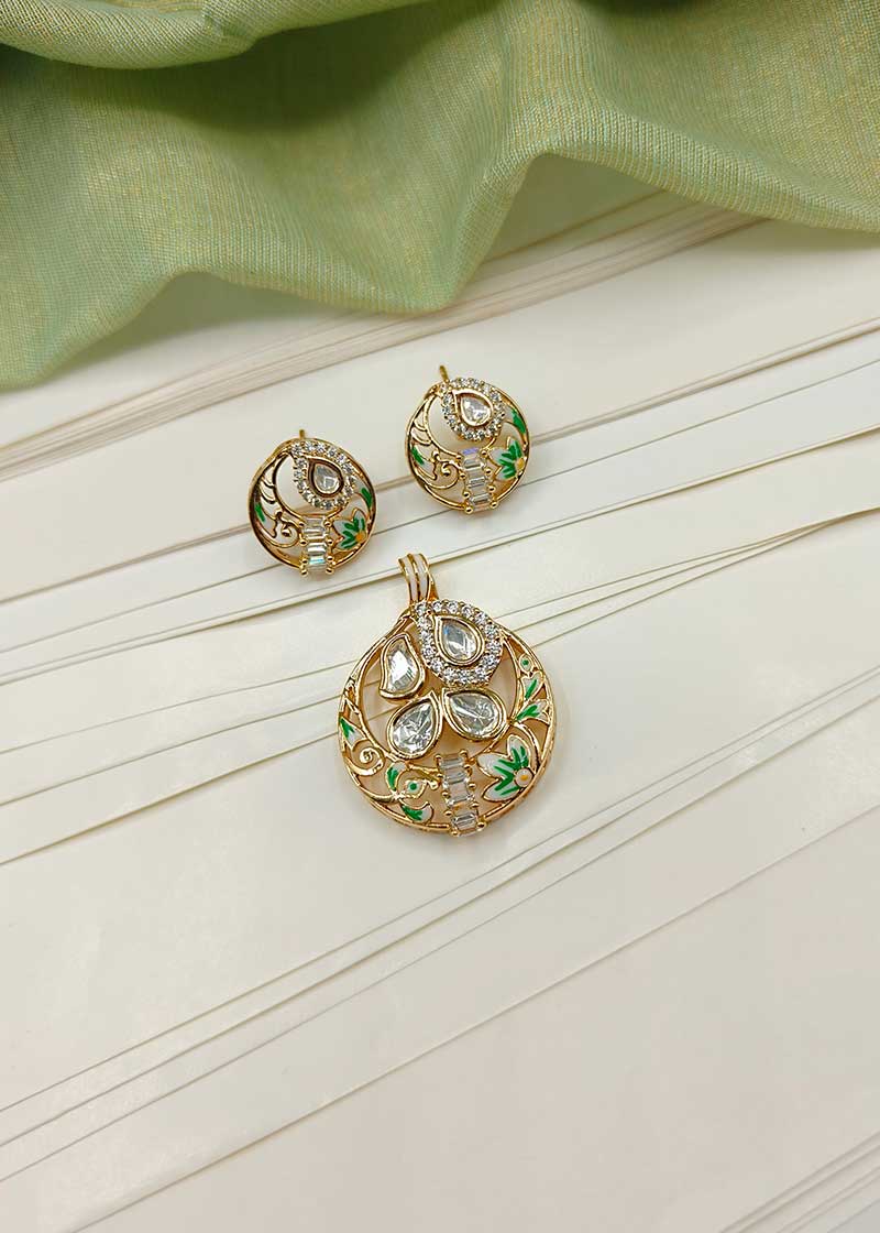 Round Shape Cubic Zircon Kundan Pendant Set