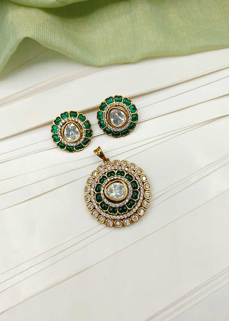 Cubic Zircon Floral Design Gold Plated Kundan Pendant Set