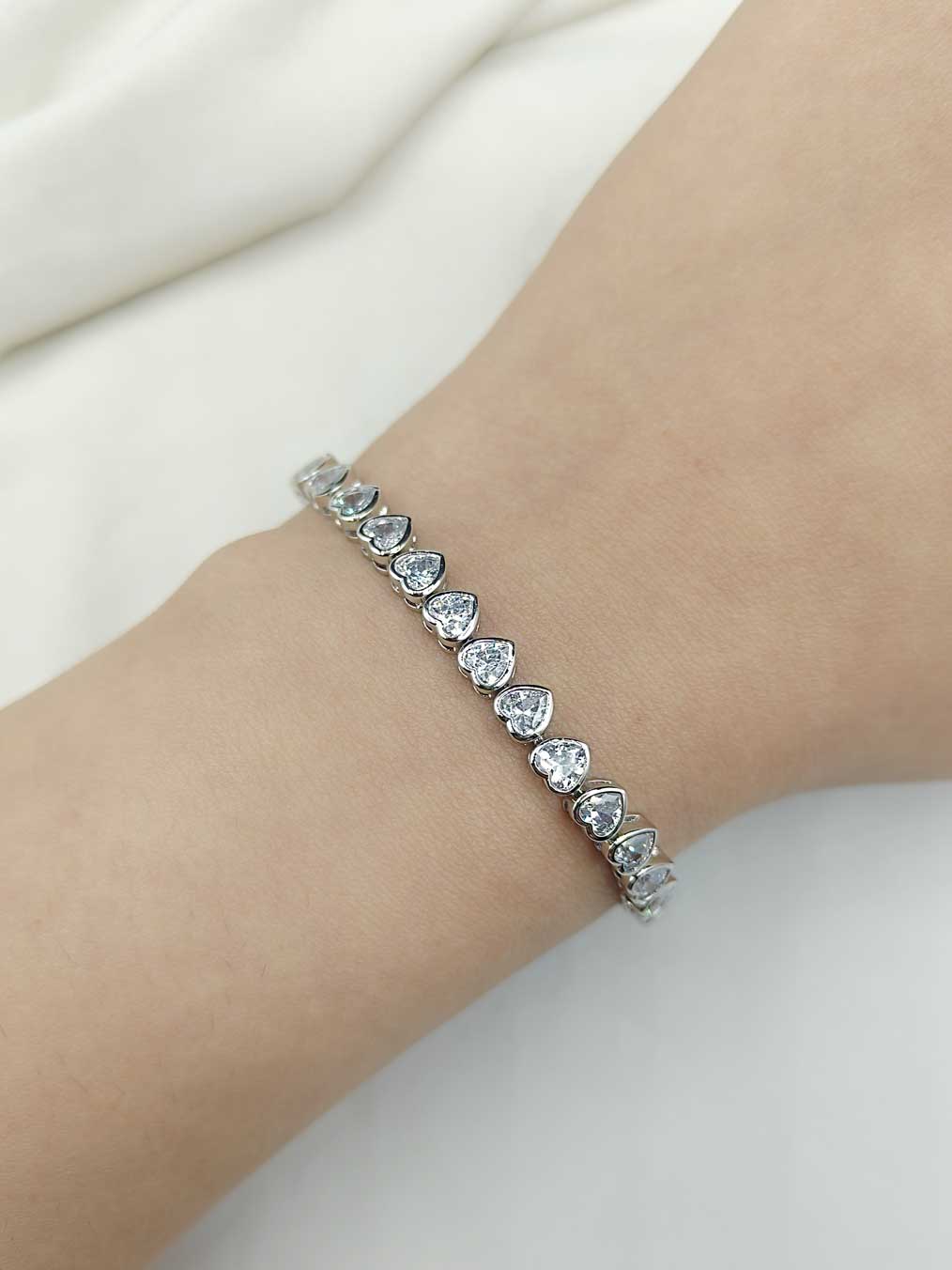 Sparkling Elegance Diamond Silver Plated Heart Shape Loose Bracelet