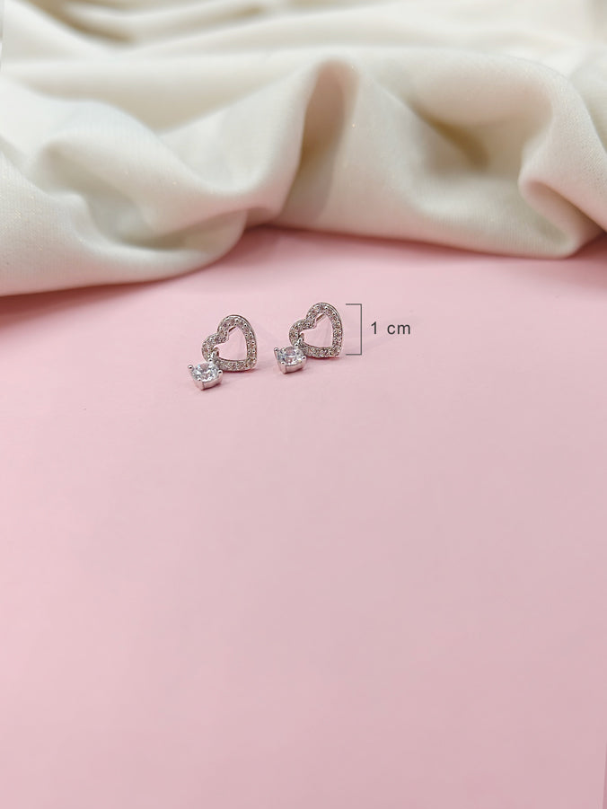 92.5 Sterling Silver Heart Shaped Solitaire Small Stud Earring