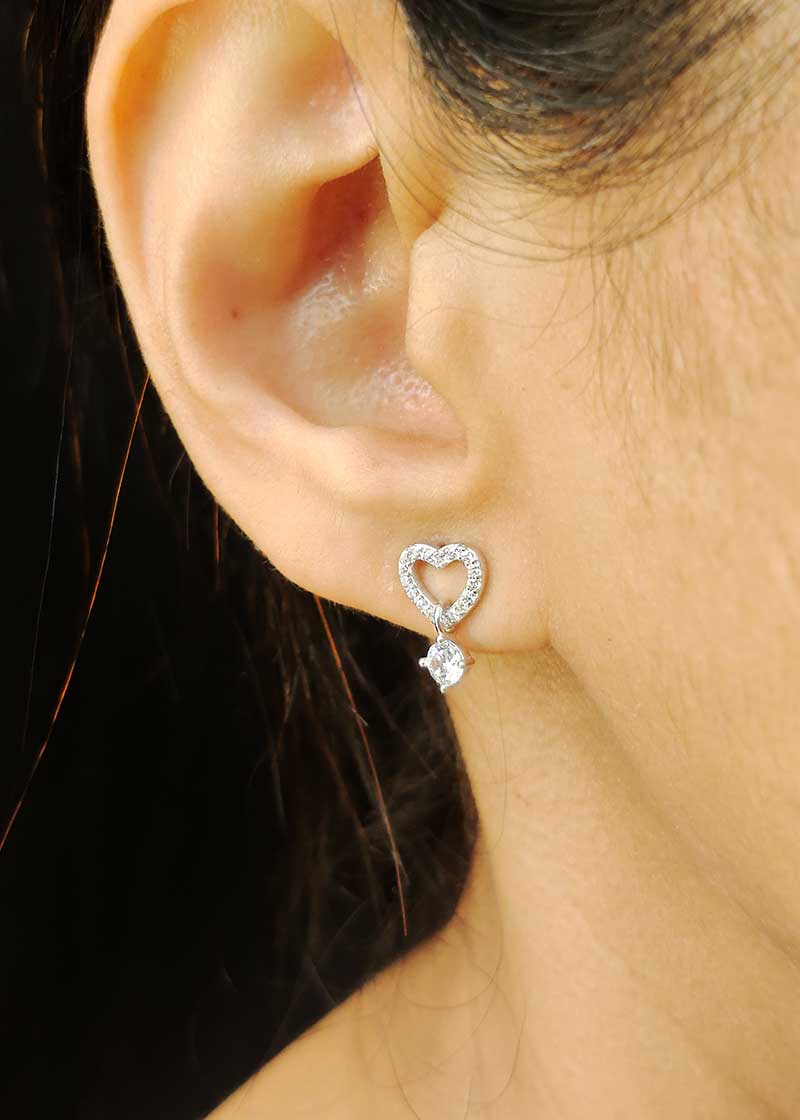 92.5 Sterling Silver Heart Shaped Solitaire Small Stud Earring