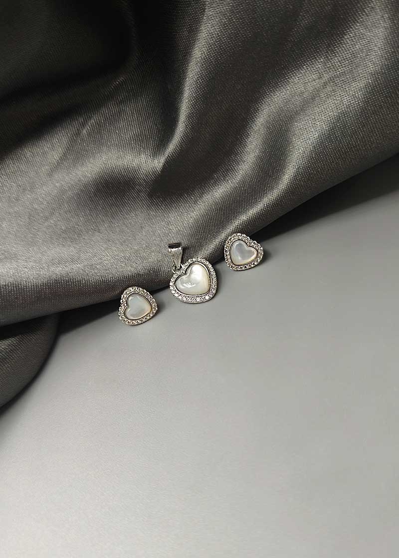 92.5 Sterling Silver Mother Of Pearl Heart Shape Pendant Set