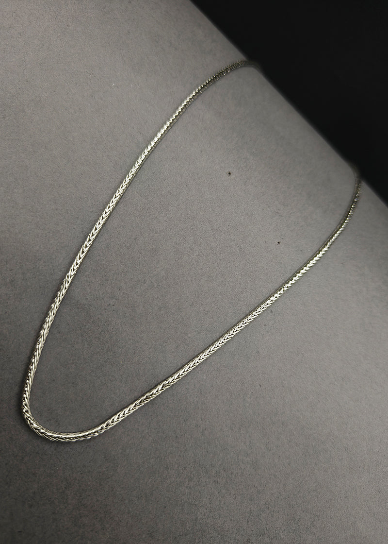 Sleek Silver Short Chain For Women