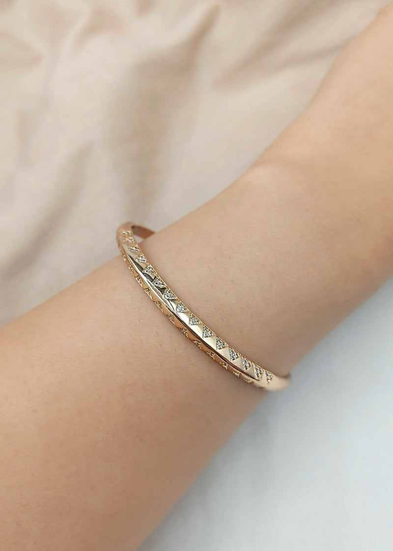 Cubic Zircon Triangle Cut Design Rose Gold Kada Bracelet