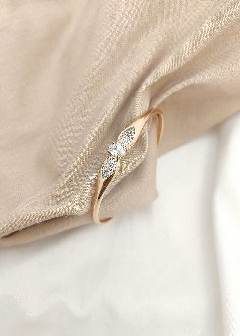 Flower Petal Shaped Unique Designed Rose Gold Cubic Zircon Kada Bracelet