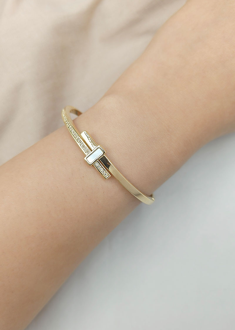 Center Mother Of Pearl With Cubic Zircon Delicate Kada Bracelet