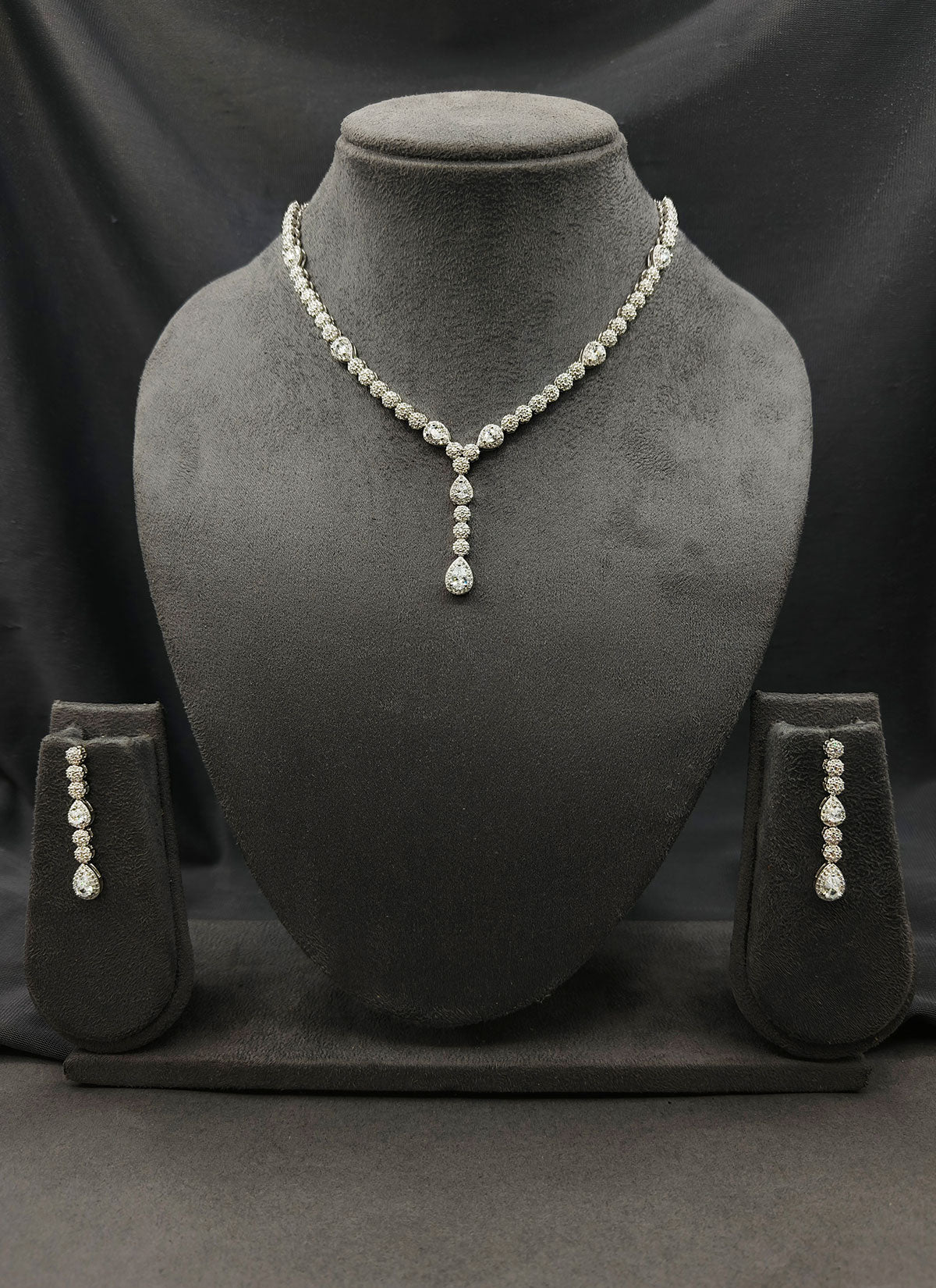92.5 Sterling Silver Zircon Sparkling Drop Style Necklace Set With Long Earrings