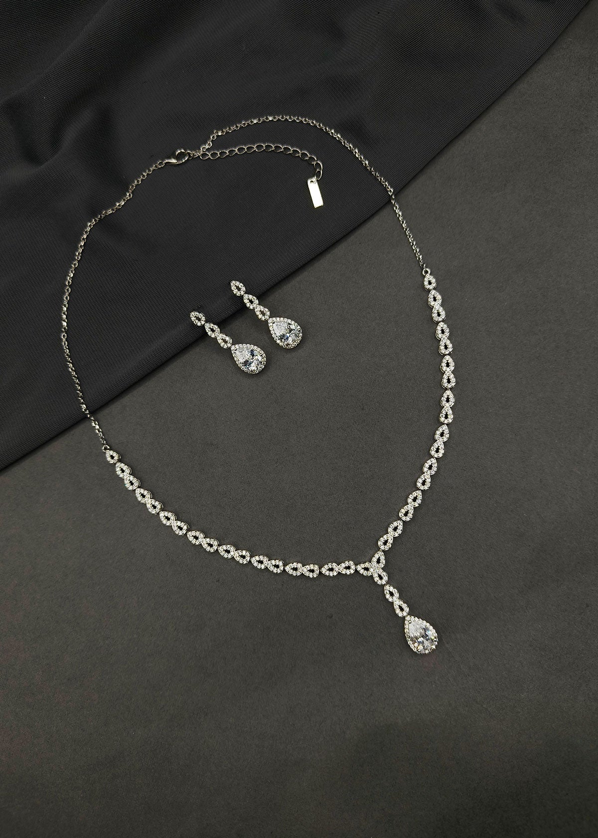 92.5 Sterling Silver Drop Shape Delicate Diamond Necklace Set