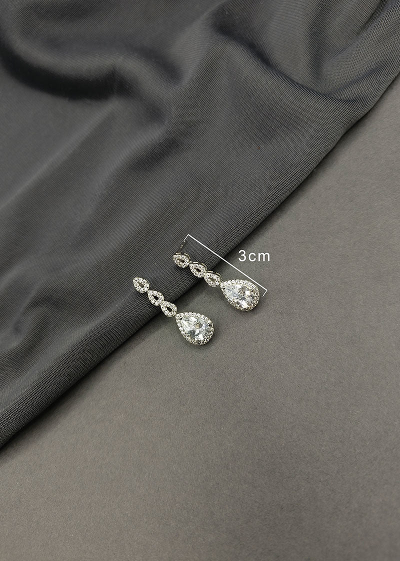 92.5 Sterling Silver Drop Shape Delicate Diamond Necklace Set