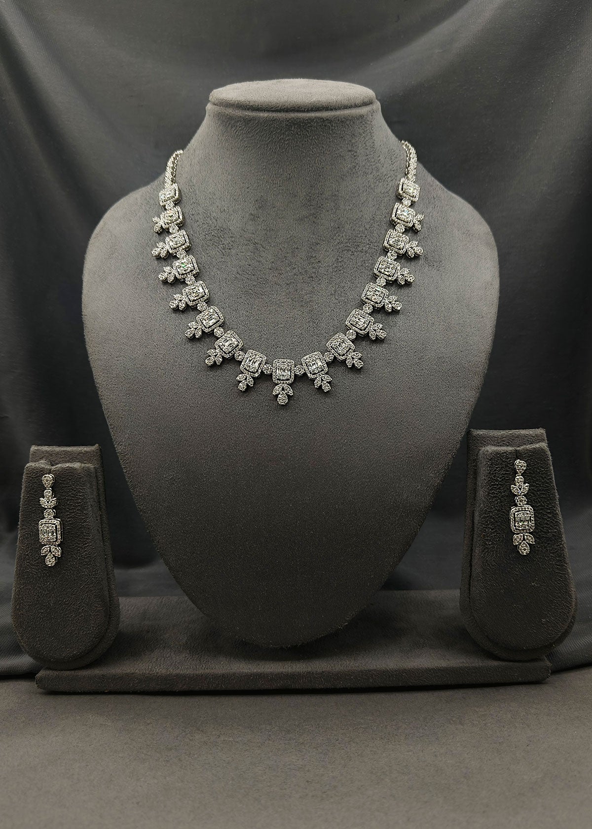 Sparkling Elegance Silver Plated Classy Necklace Set