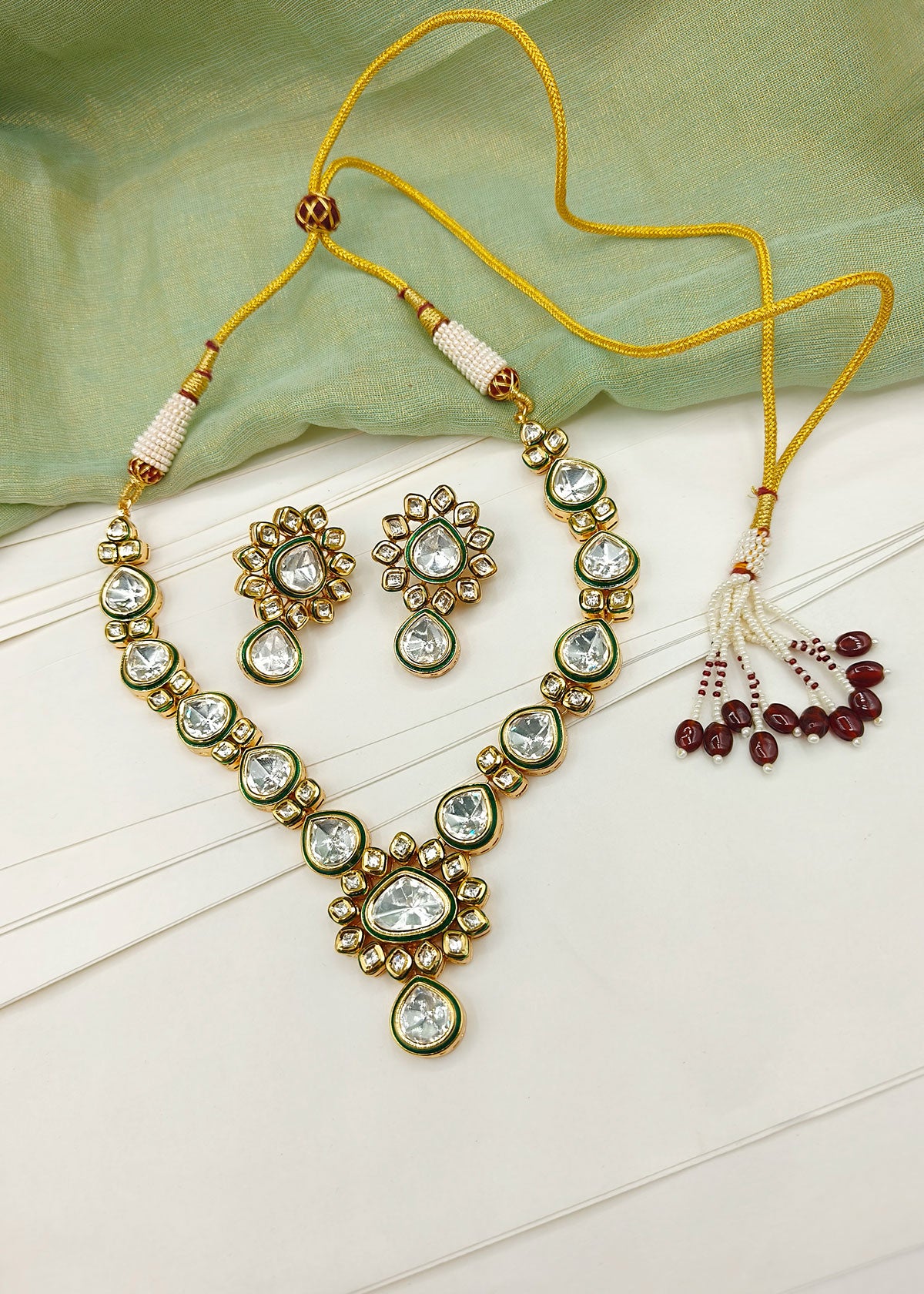 Elegant Gold Plated Teardrop Kundan Necklace Set