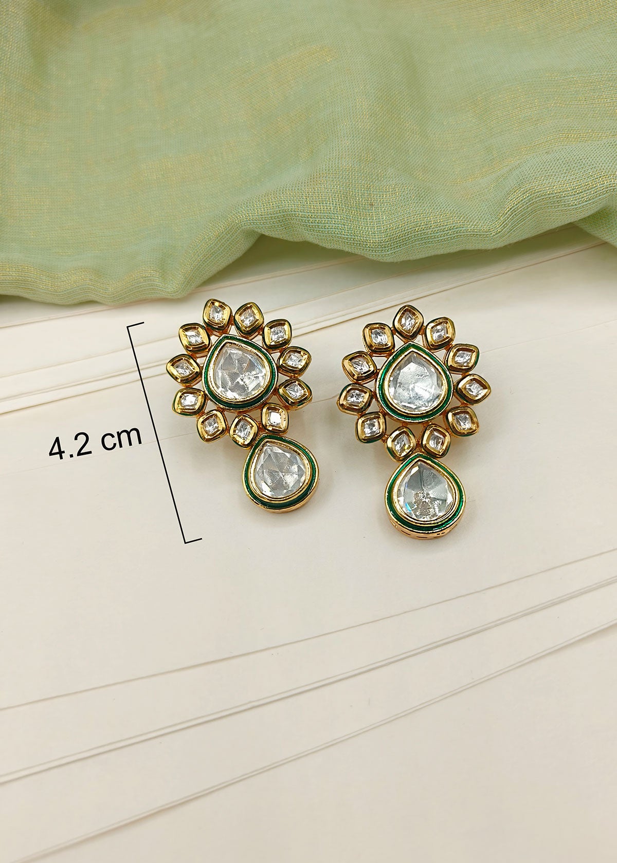 Elegant Gold Plated Teardrop Kundan Necklace Set