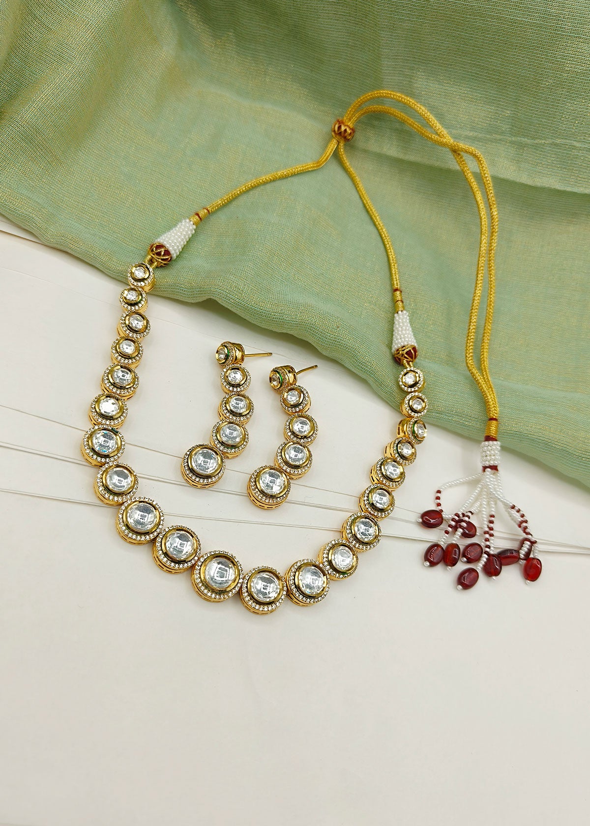 Round Cut Gold Plated Short Kundan Necklace Set