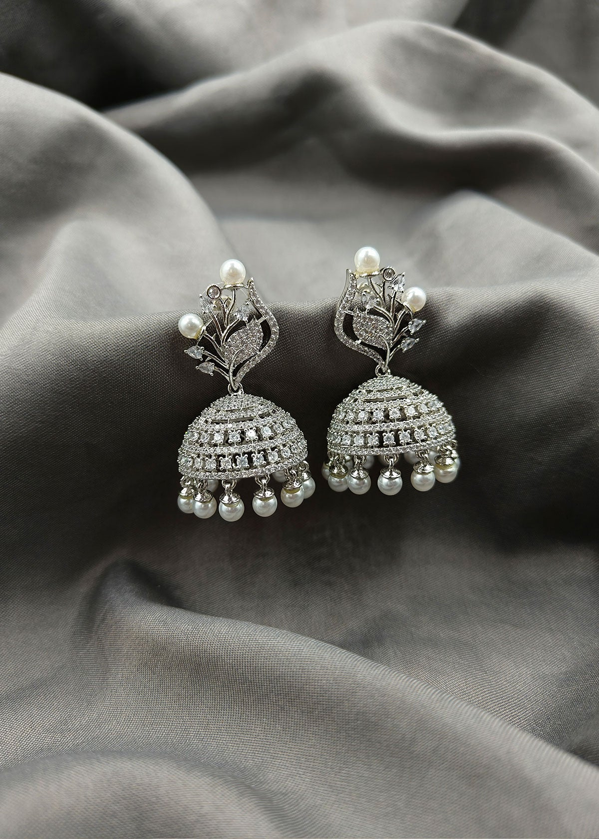 Beautiful Cubic Zircon With Pearl Traditional Style Jhumka Earring