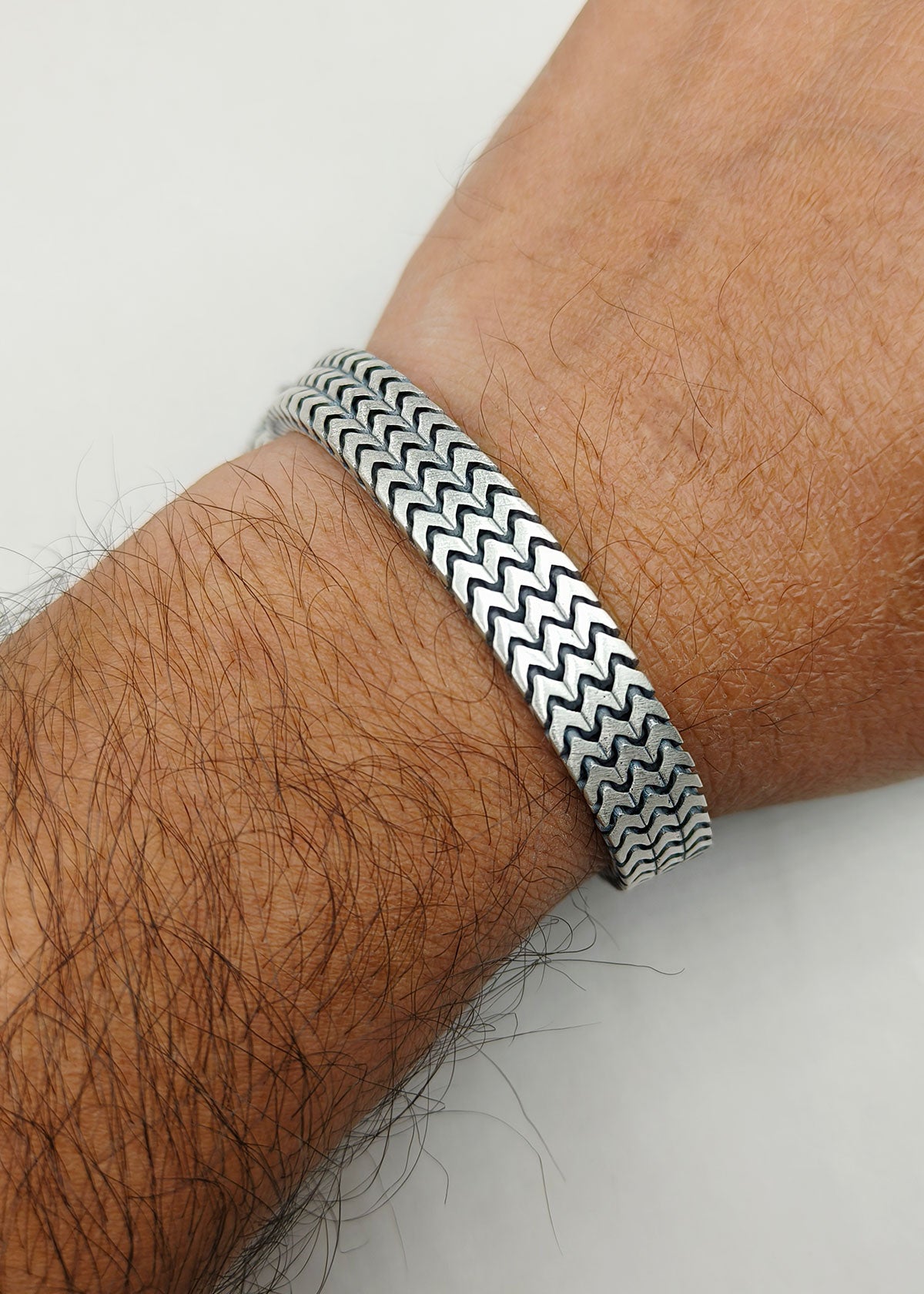 Sleek & Stylish Sterling Silver Men's loose Bracelet