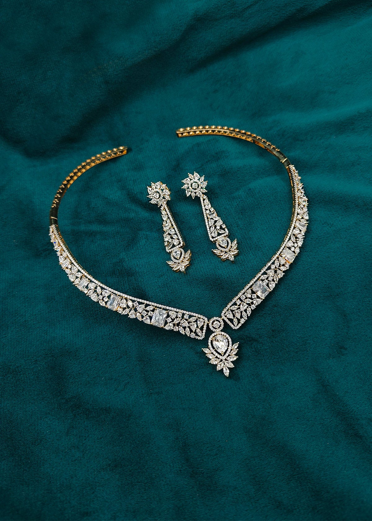 Classic Design Marquise Diamond Studded Western Stiff Hasli Necklace Set