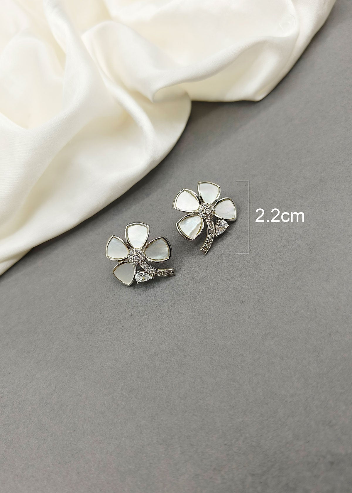 Cubic Zircon Silver Plated Graceful White Mother of Pearl Flower Stud Earring For Women