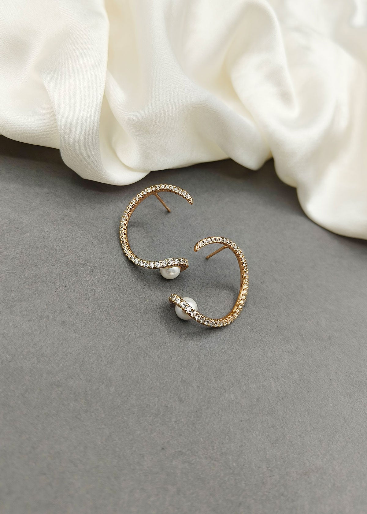 Western Style Rose Gold Plated Pearl Diamond Stud Earring For Women