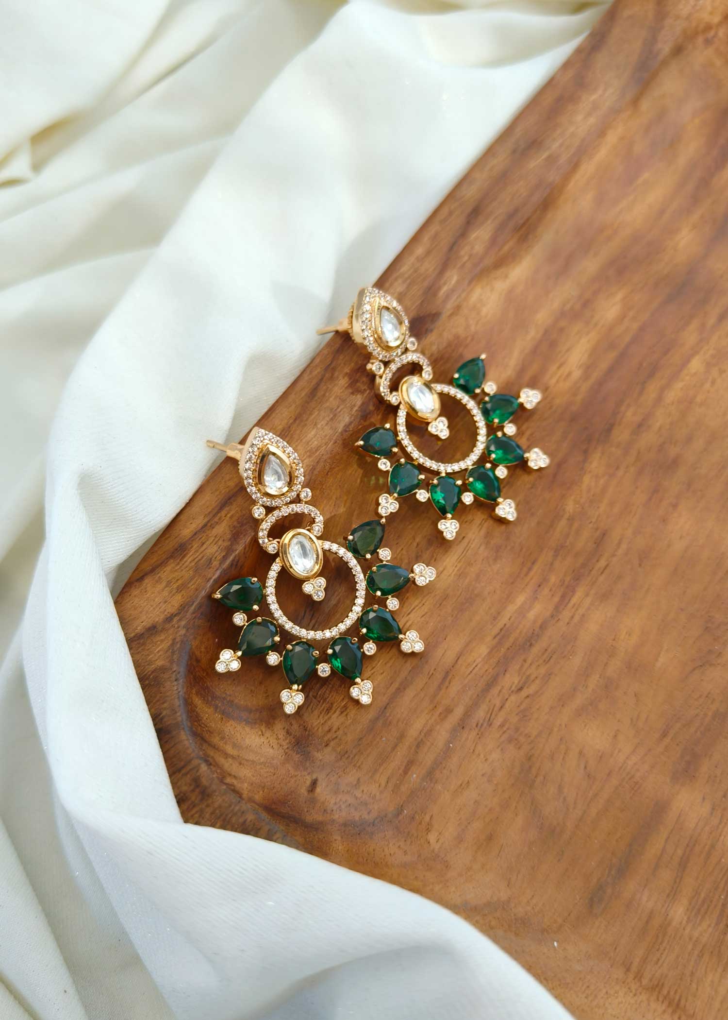 Emerald delicate kundan short necklace set