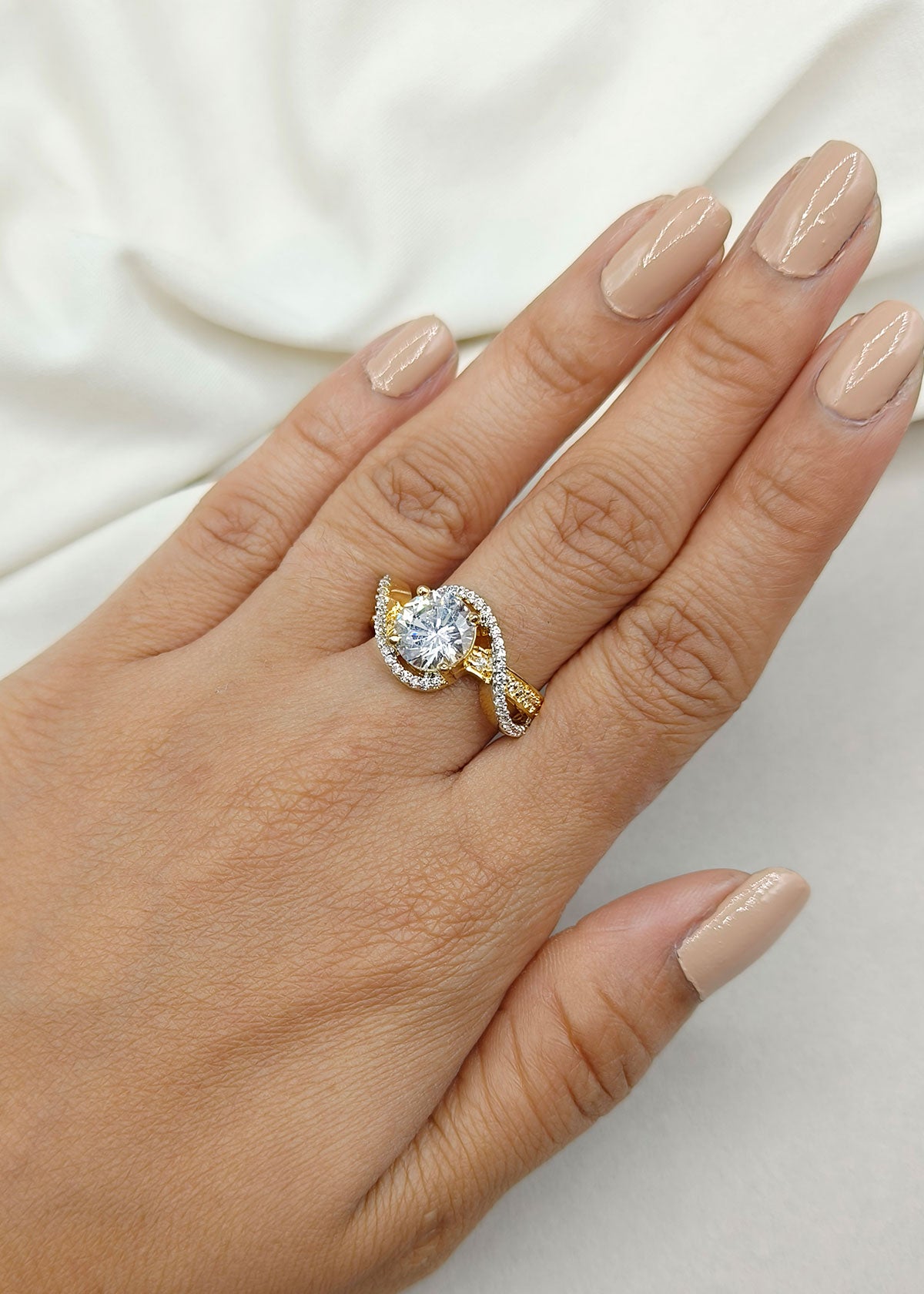 Elegant Two-Tone Intertwined Cubic Zircon Solitaire Adjustable Finger Ring