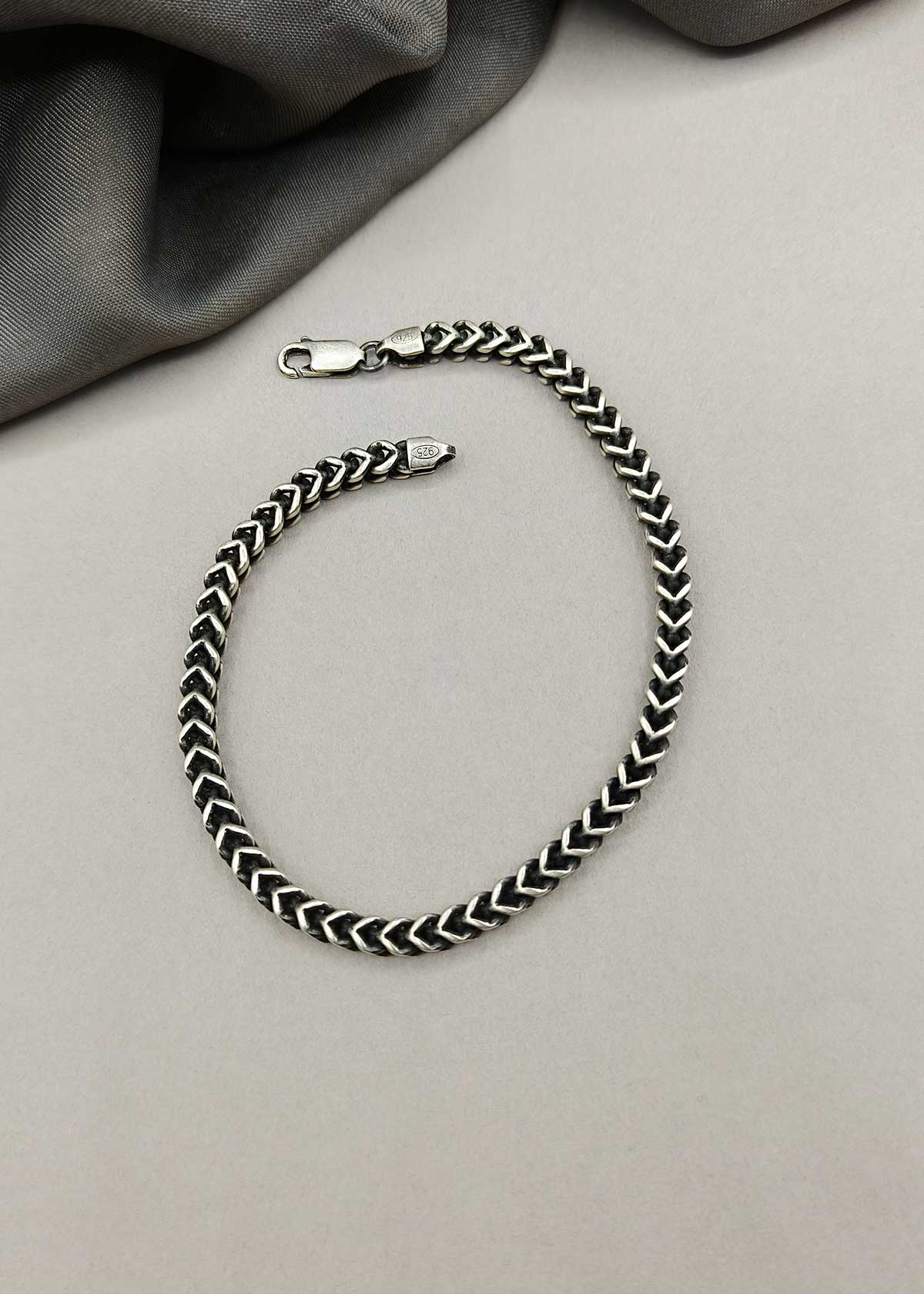 92.5 Sterling Silver Arrow Link Style Loose Men Bracelet
