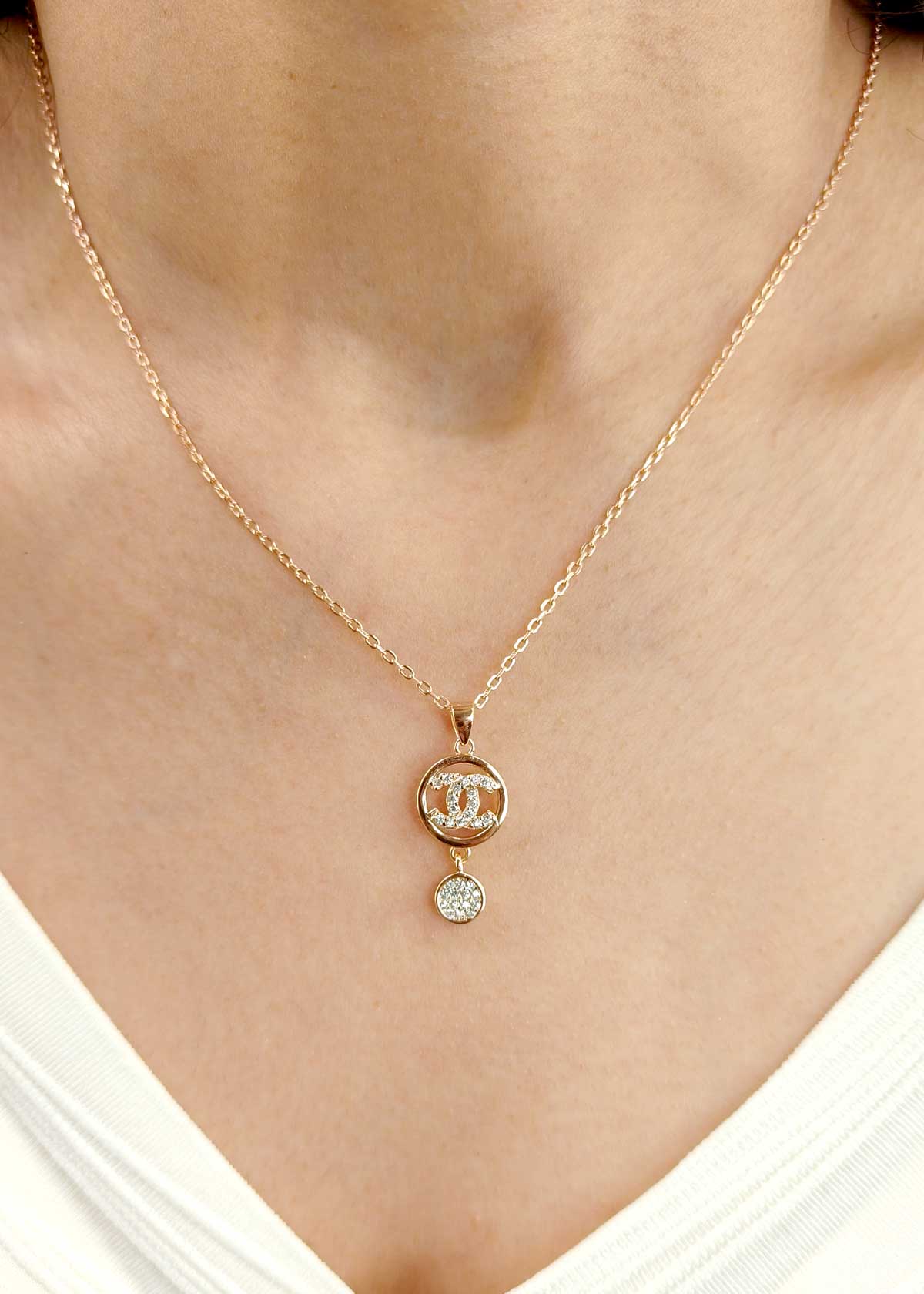 92.5 Sterling Silver Channel Inspired With Cubic Zircon Stone Round Design Pendant Set With Chain For Women